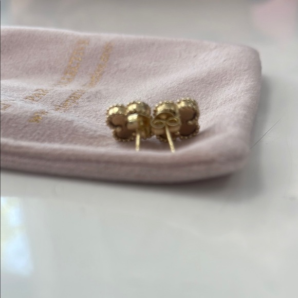 Gold clover earrings - Picture 6 of 8